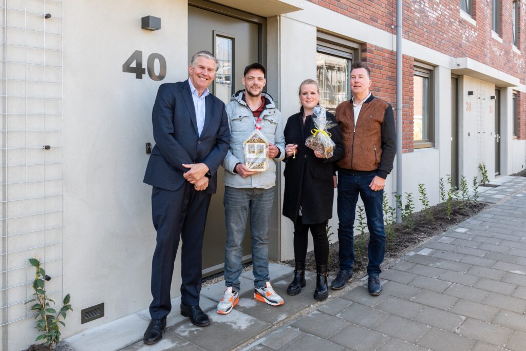 Eerste sleutel overhandigd.